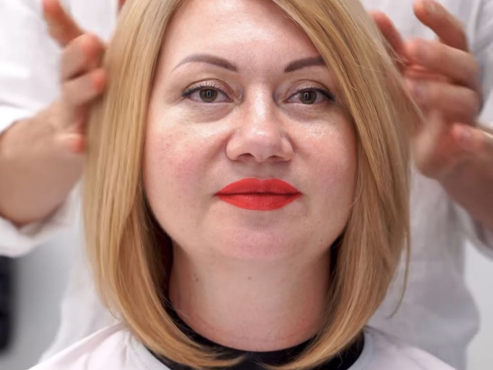 Округлюють та старять — 3 стрижки, які не варто робити жінкам після 45 років. Зайві роки нам ні до чого.
